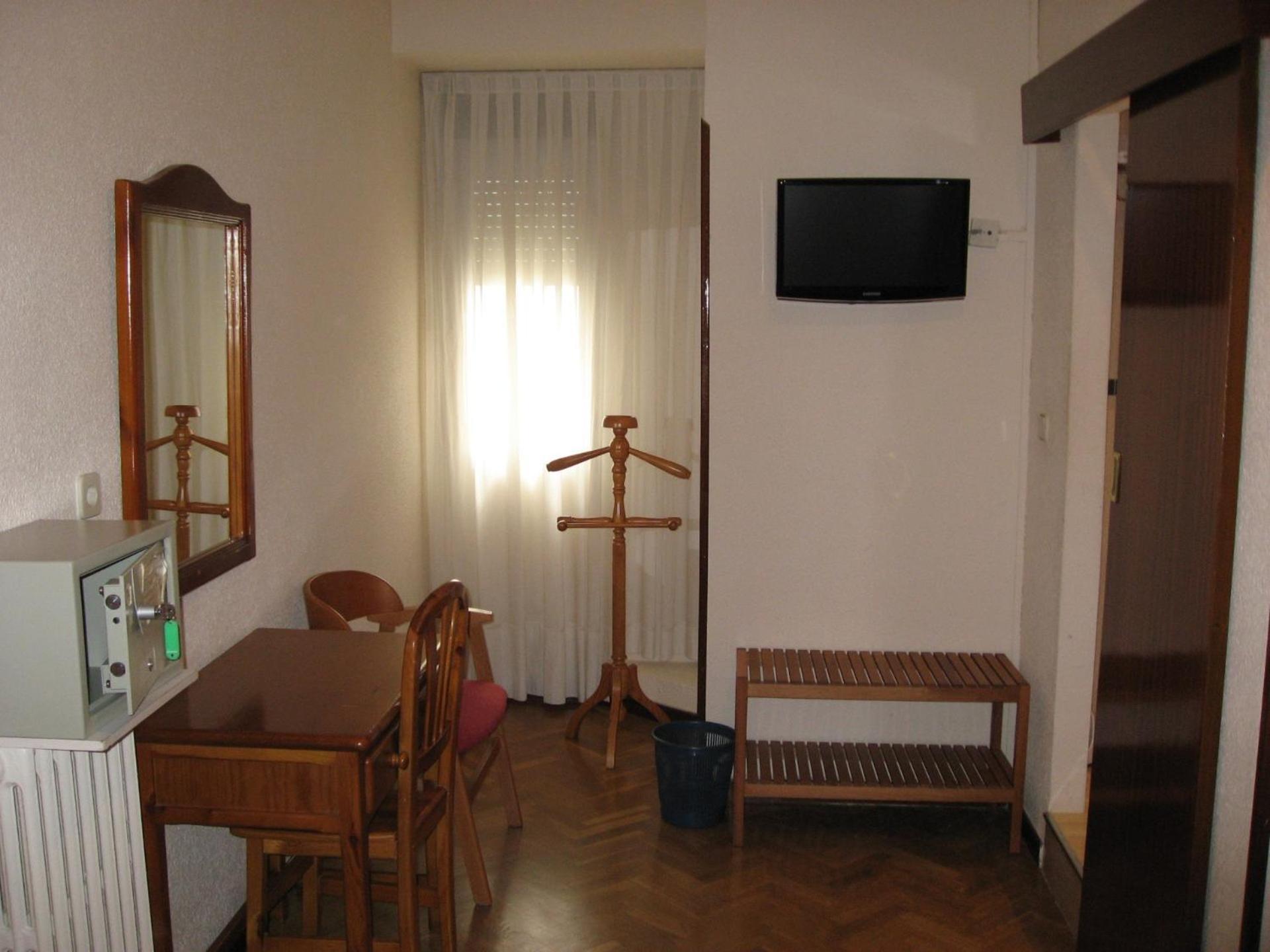 Hostal Maria Cristina Μαδρίτη Εξωτερικό φωτογραφία